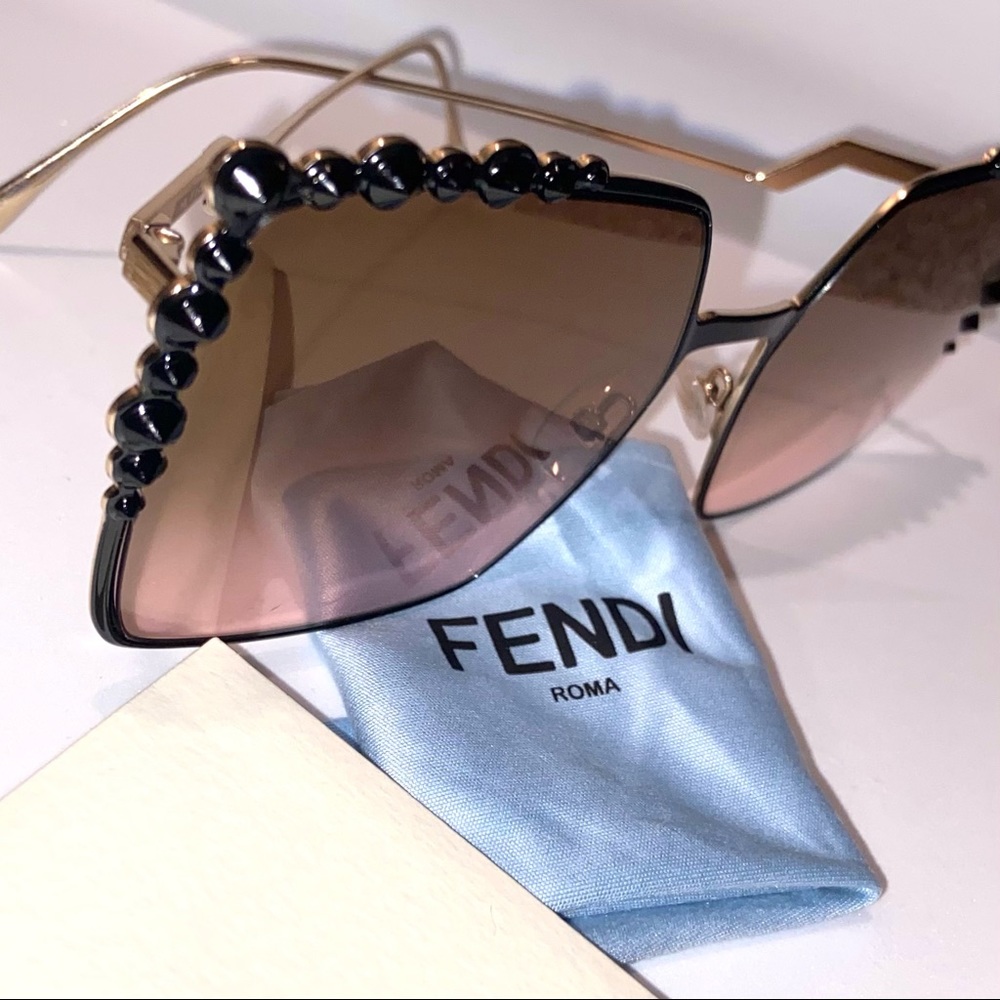Women Fendi Sunglasses